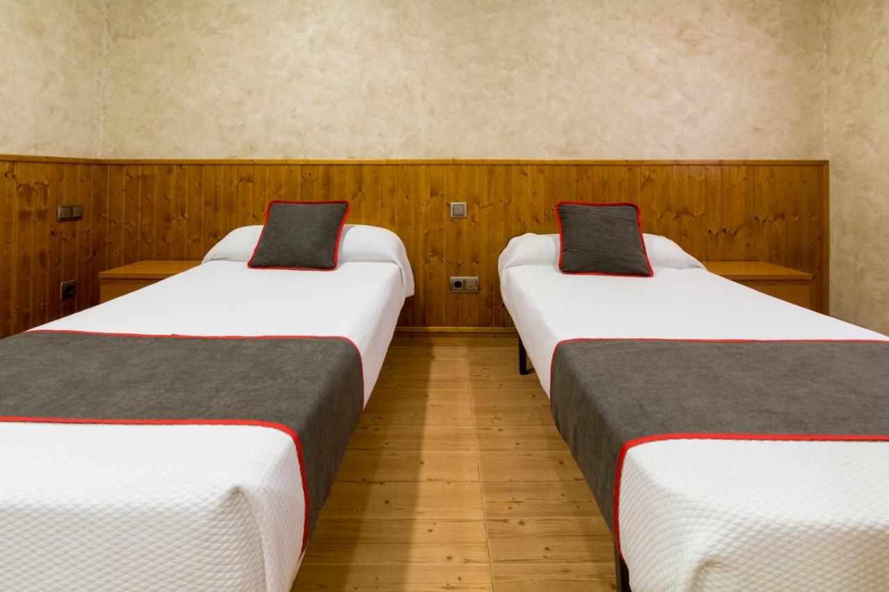 Oyo Hotel Los Alamos Пласенсія Екстер'єр фото